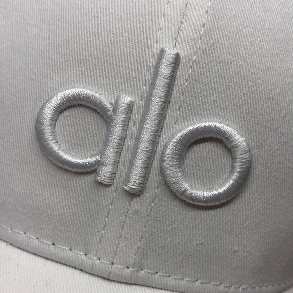 🤍NWT ALO Yoga Off-Duty Baseball Cap - Picture 6 of 7